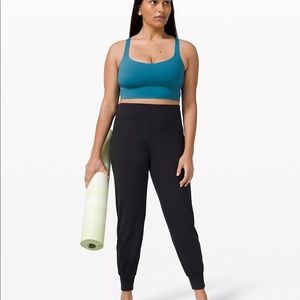 Align jogger pants